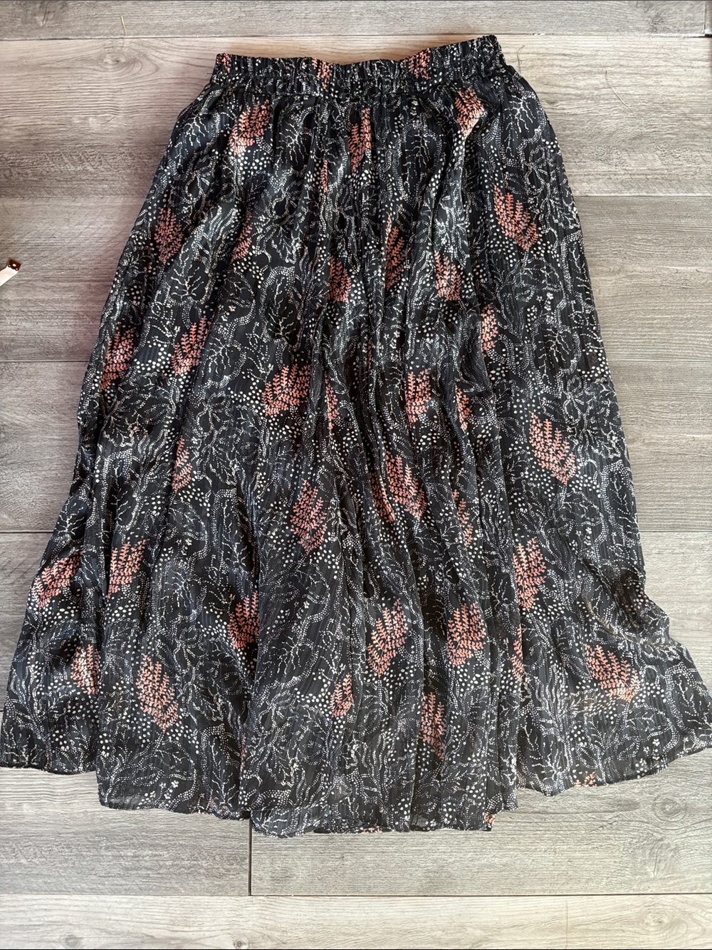 Beautiful Women's Boho Black Flowy Skirt w/ Coral and Silver Accents - EUC, Sz S